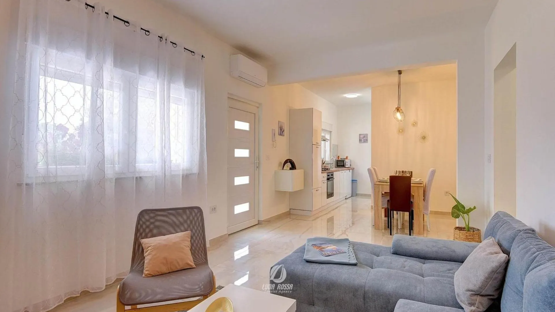 Spacious Home With Private Terrace And Garden Pula Apartamento